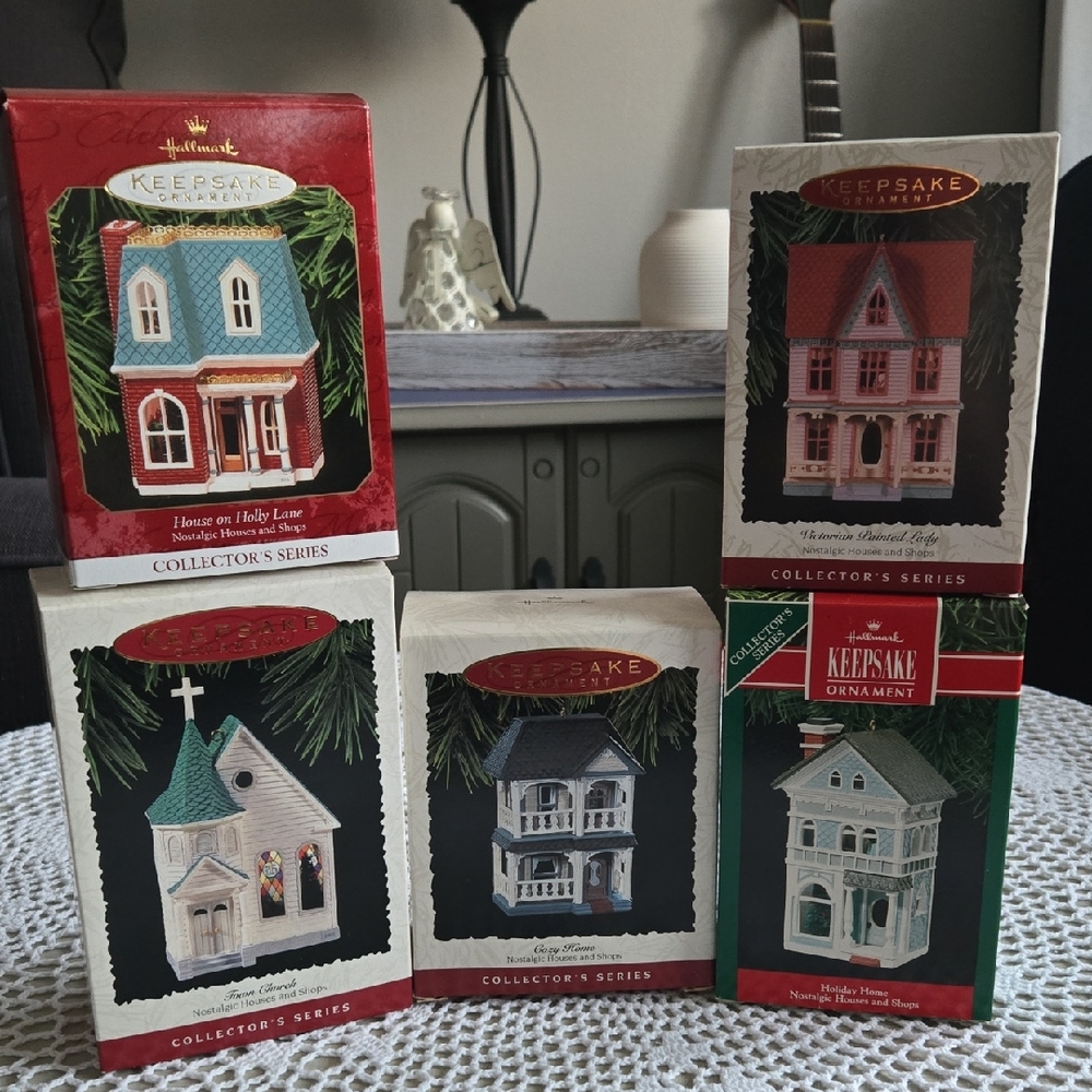 5 VINTAGE HALLMARK KEEPSAKE ORNAMENTS FROM "NOSTALGIC HOMES & SHOPS" COLLECTION